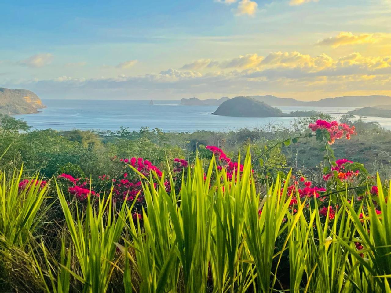 Lobster Bay Lombok Hotel Awang Bagian luar foto